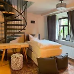 Burkhardt & Guest house 4*