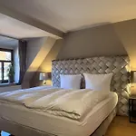 Burkhardt & Guest house 4*