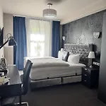 Burkhardt 招待所 4*