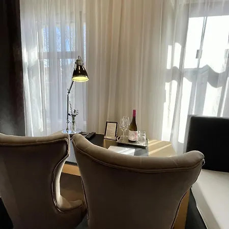 Burkhardt בית הארחה