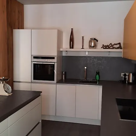 Burkhardt בית הארחה 4*